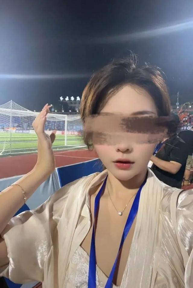 湖南一女主播被伪装的包裹炸伤<strong></p>
<p>豪迈科技股票</strong>，永州公安：正在核实具体情况