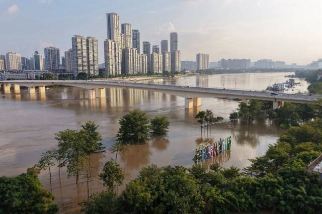 百色多个村庄被困水中已超半月<strong></p>
<p>永鼎股份股票</strong>,长涝难退为何重演?