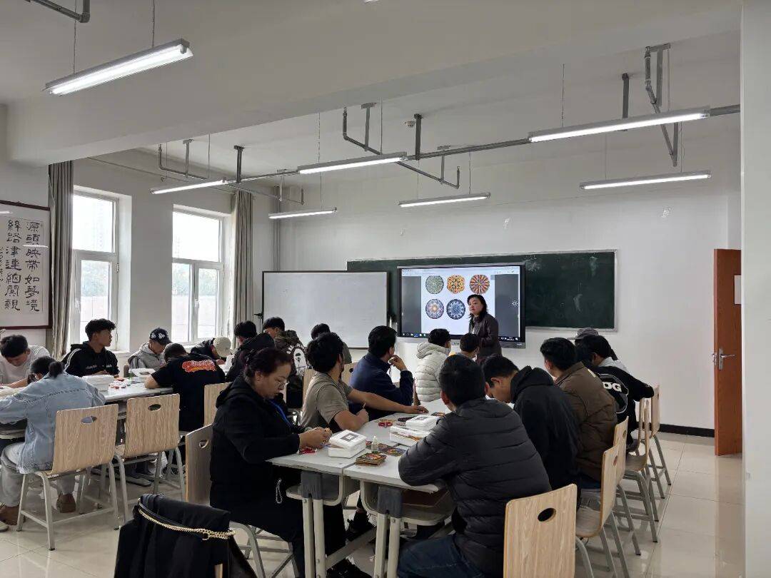 【文旅时讯】匠心育人、薪火传承——藏族唐卡（化隆唐卡）研修班成功举办