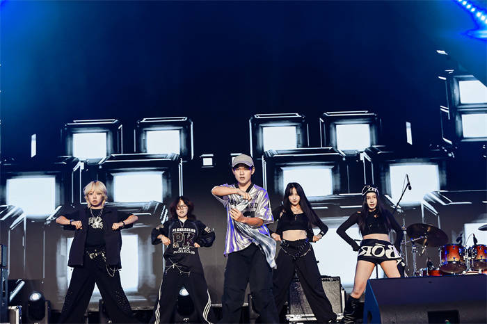 活力唱响青春经济<strong></p>
<p>东晶电子股票</strong>,第四届青春上海大学生音乐节绽放南上海科创中心