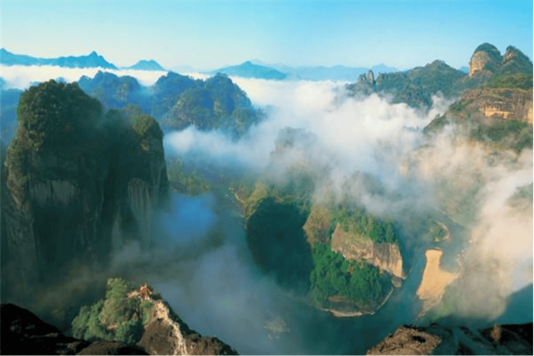 为什么年轻人迷上了爬山？ | 秋高气爽<strong></p>
<p>云南白药股票</strong>，是时候出发了→