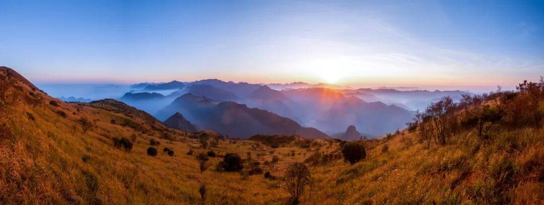 为什么年轻人迷上了爬山？ | 秋高气爽<strong></p>
<p>云南白药股票</strong>，是时候出发了→