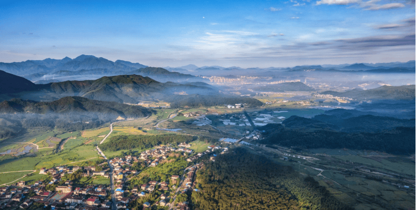 为什么年轻人迷上了爬山？ | 秋高气爽<strong></p>
<p>云南白药股票</strong>，是时候出发了→