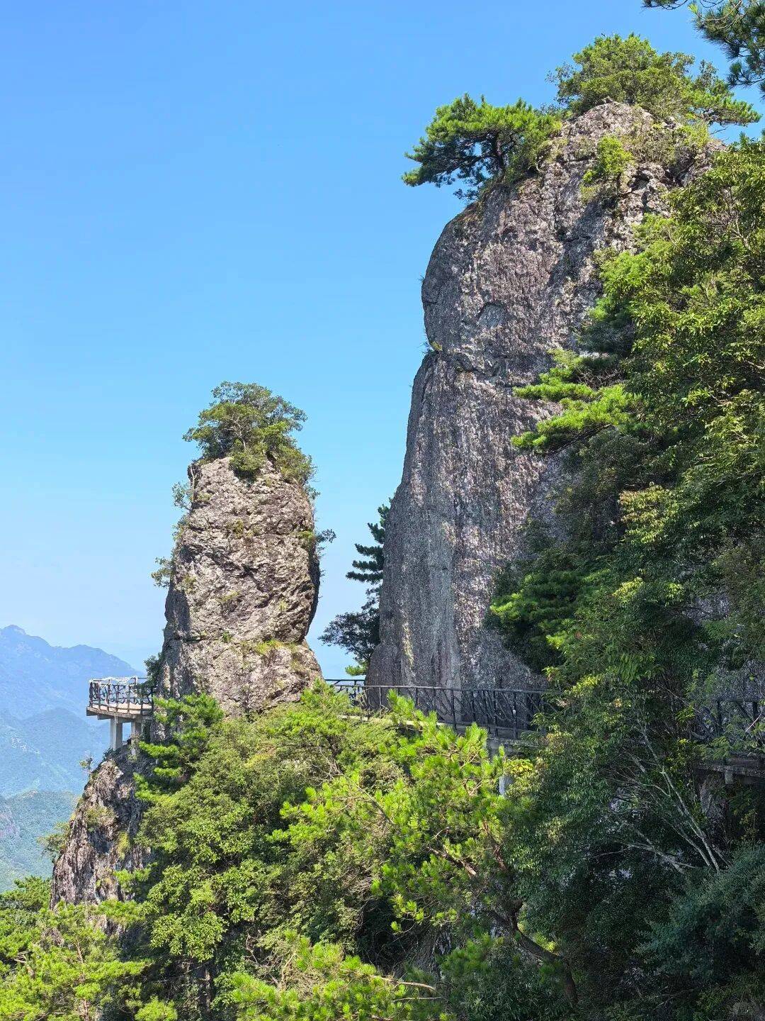 为什么年轻人迷上了爬山？ | 秋高气爽<strong></p>
<p>云南白药股票</strong>，是时候出发了→