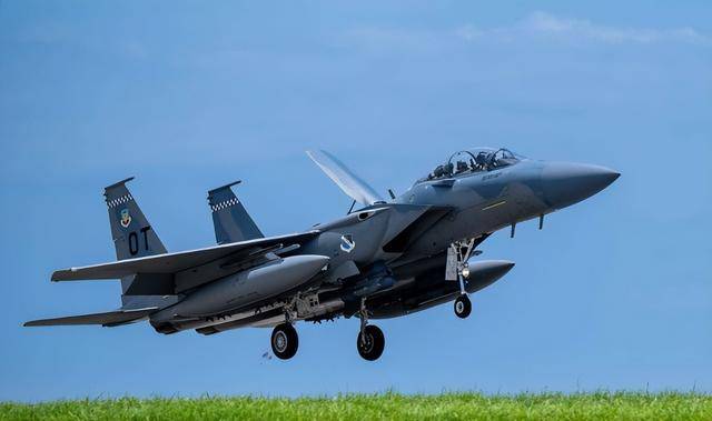 印尼买歼-10又生变<strong></p>
<p>云南白药股票</strong>，90亿美元预算缩水到16亿，或考虑买退役战机