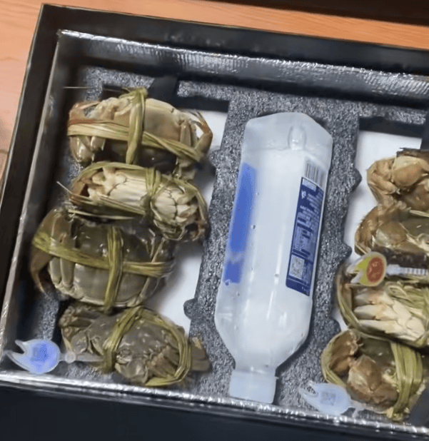 消费者花400元买到臭蟹客服建议蘸醋吃<strong></p>
<p>云南白药股票</strong>,“包退包赔”的售后执行严苛,网红蟹太太信任危机凸显,被协会除名屡遭行政处罚