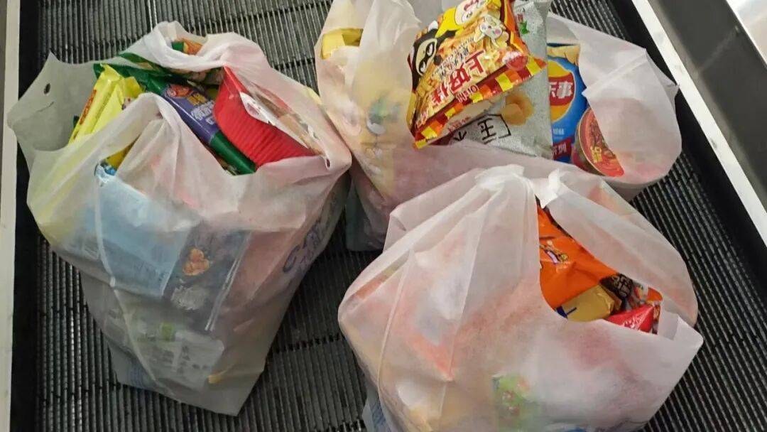 货架几近清空<strong></p>
<p>陕西能源股票</strong>!杭州又一大超市要关门!不少人常去