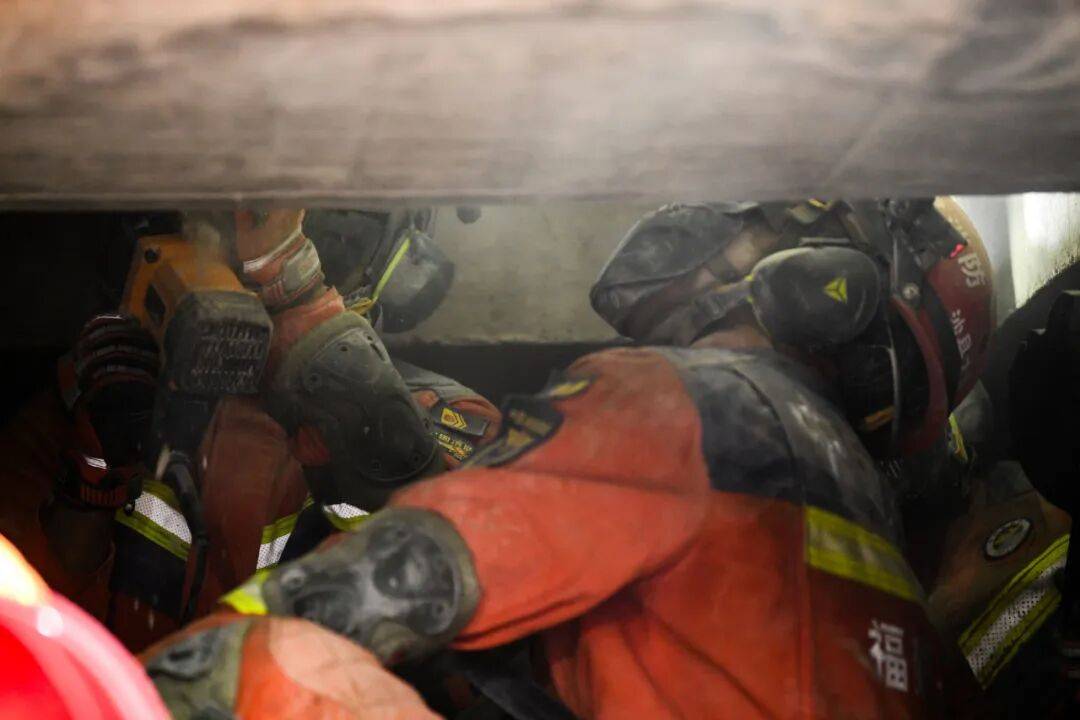 燃动赛场<strong></p>
<p>三友化工股票</strong>！三明消防激战 2025全省岗位练兵“龙虎榜”比武