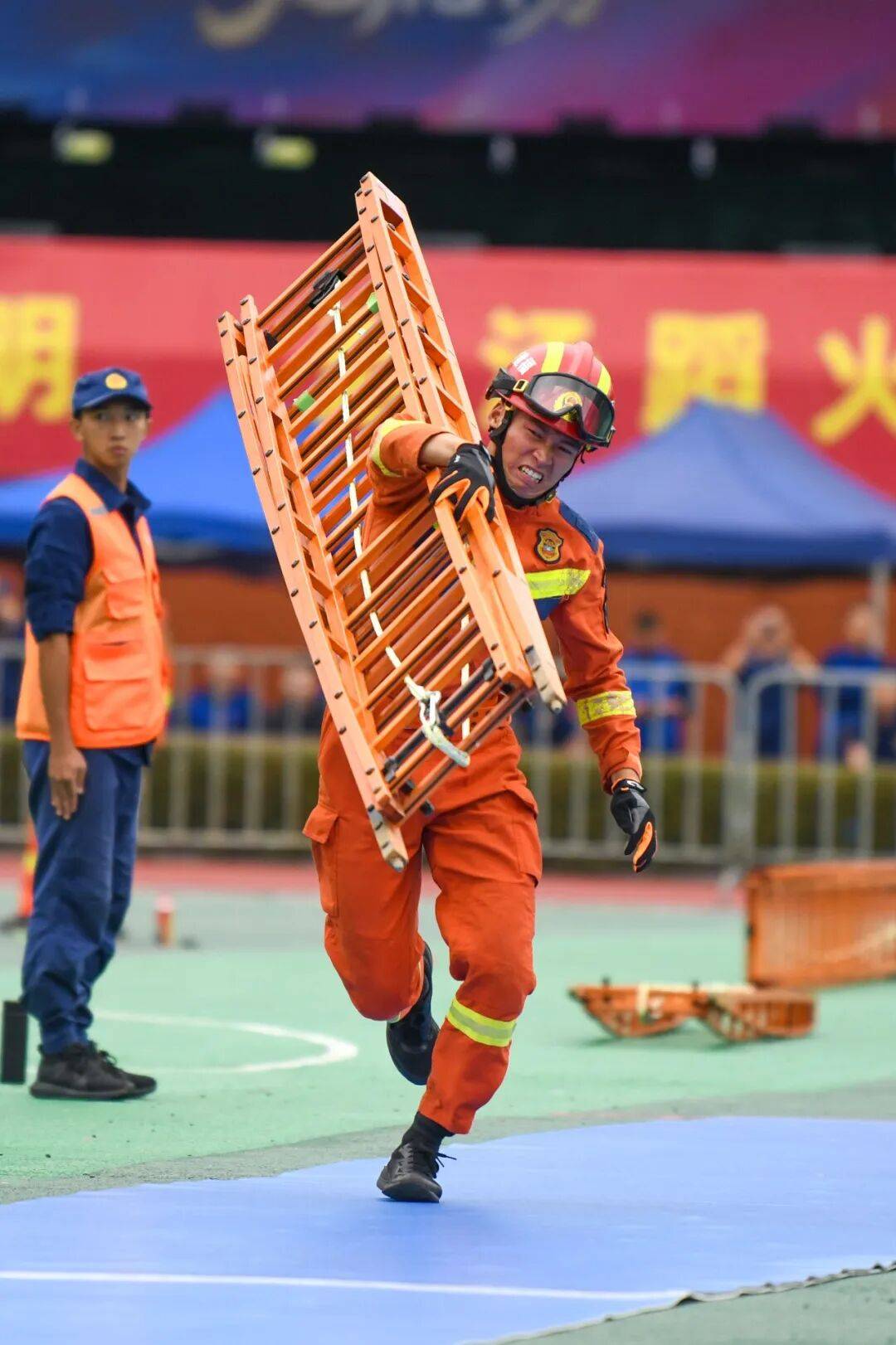 燃动赛场<strong></p>
<p>三友化工股票</strong>！三明消防激战 2025全省岗位练兵“龙虎榜”比武