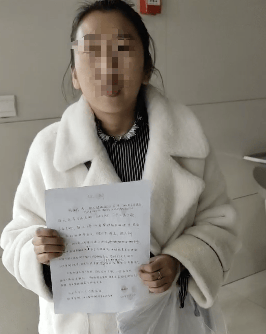 银行大厅里的“业务员”<strong></p>
<p>飞乐音响股票</strong>，让57名储户的上千万元养老钱打水漂