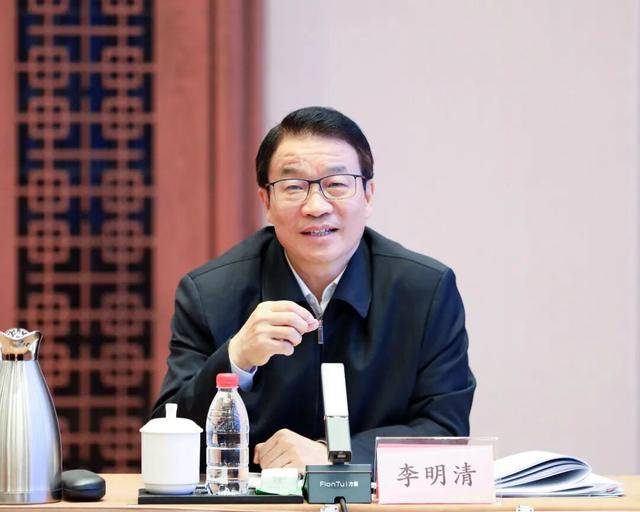 中央批准<strong></p>
<p>飞乐音响股票</strong>，陈新武、张伟履新职