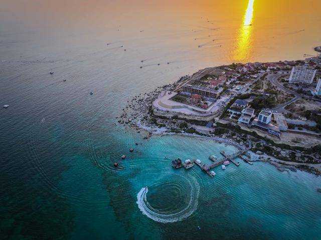 青年说 | 到中亚<strong></p>
<p>英特尔股票</strong>，奔赴一场激动人心的“探秘”