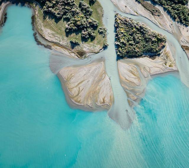 青年说 | 到中亚<strong></p>
<p>英特尔股票</strong>，奔赴一场激动人心的“探秘”