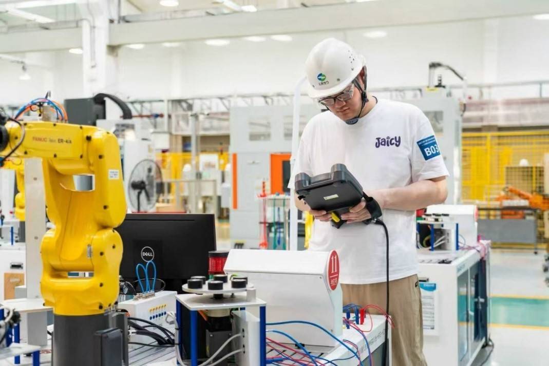 上海机器人系统运维选手集训有序推进<strong></p>
<p>英特尔股票</strong>,“破阵”指日可待