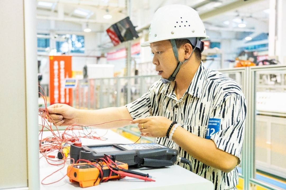 上海机器人系统运维选手集训有序推进<strong></p>
<p>英特尔股票</strong>,“破阵”指日可待