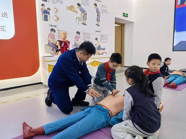 “泉民消防<strong></p>
<p>乐普医疗股票</strong>，生命至上”山东师范大学附属小学2024级7班雏鹰小队活动举行