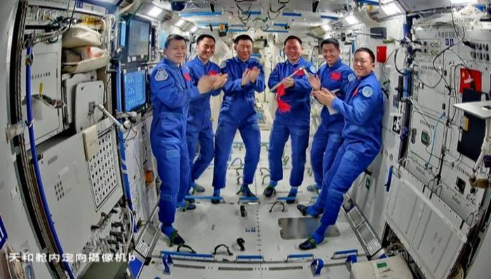 疑似遭空间微小碎片撞击<strong></p>
<p>奇安信股票</strong>，神舟二十号返回任务将推迟进行