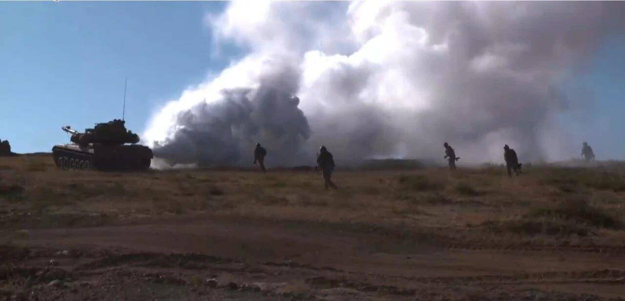 大场面!机器狗、无人机开路<strong></p>
<p>奇安信股票</strong>,实兵对抗演练画面公布