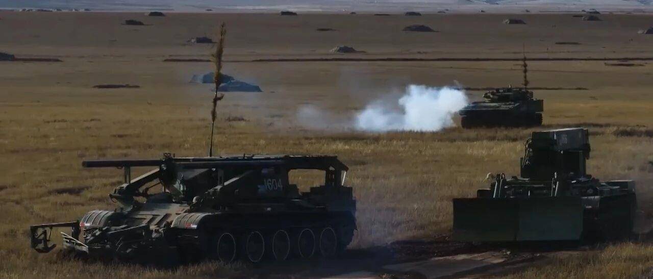 大场面!机器狗、无人机开路<strong></p>
<p>奇安信股票</strong>,实兵对抗演练画面公布