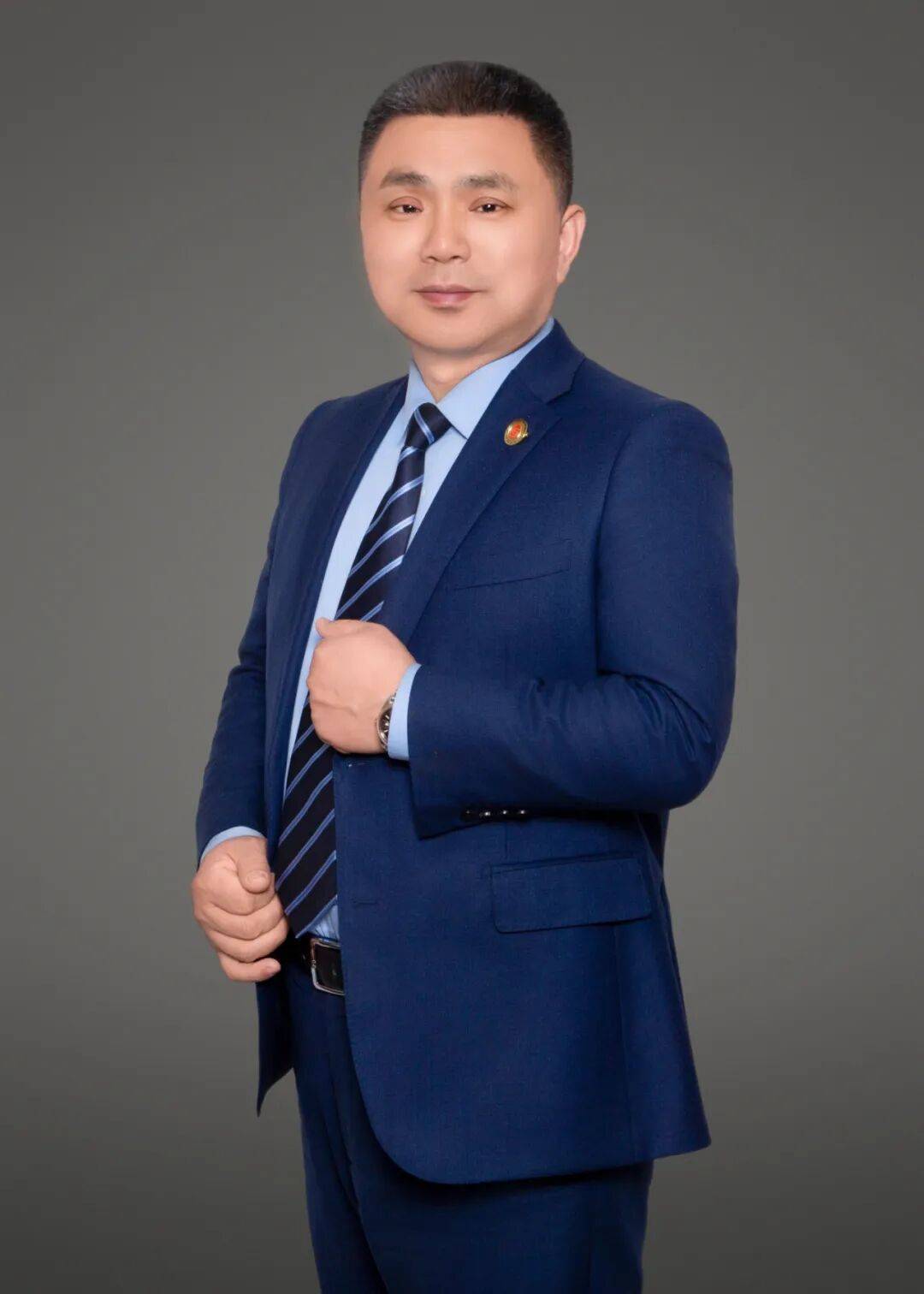 二姐夫帮忙装修房子<strong></p>
<p>厦门港务股票</strong>,铺瓷砖后卷走3万多装修款,这是违约还是诈骗?