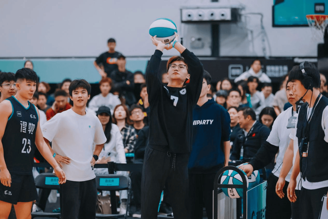 复旦、交大、同济等八大高校集结<strong></p>
<p>神州泰岳股票</strong>,得物App“新生杯”篮球赛首战上海