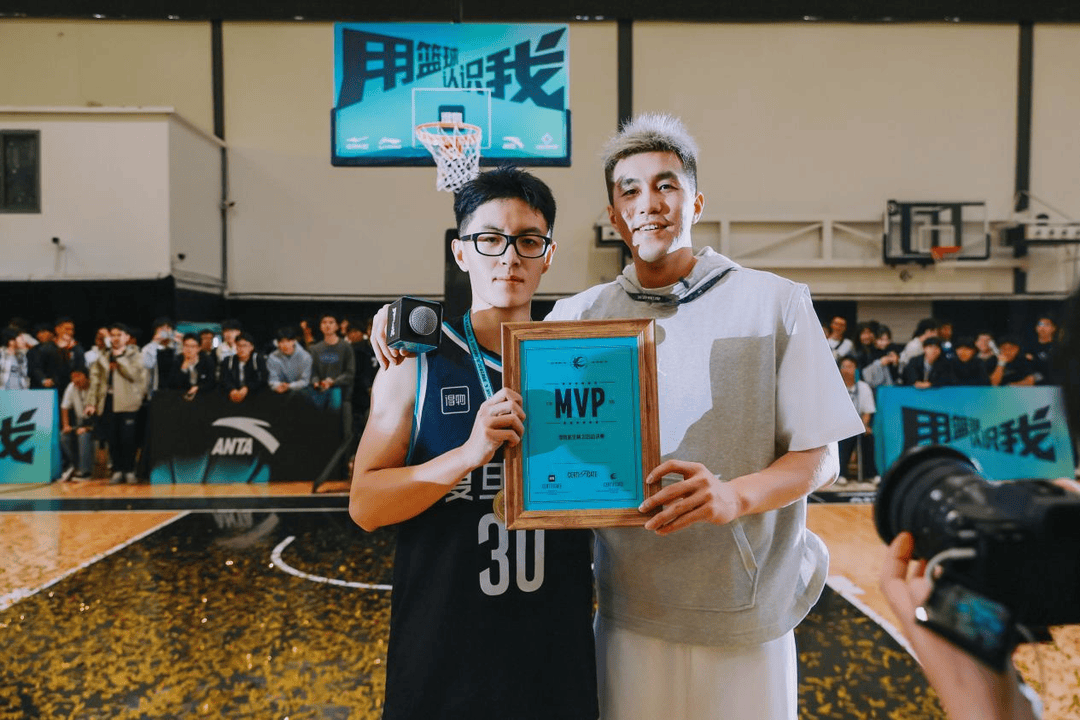 复旦、交大、同济等八大高校集结<strong></p>
<p>神州泰岳股票</strong>,得物App“新生杯”篮球赛首战上海