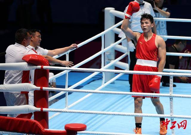 全运会拳击男子80公斤级决赛<strong></p>
<p>七匹狼股票</strong>,王小保夺冠!
