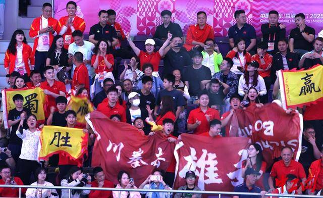 全运会拳击男子80公斤级决赛<strong></p>
<p>七匹狼股票</strong>,王小保夺冠!