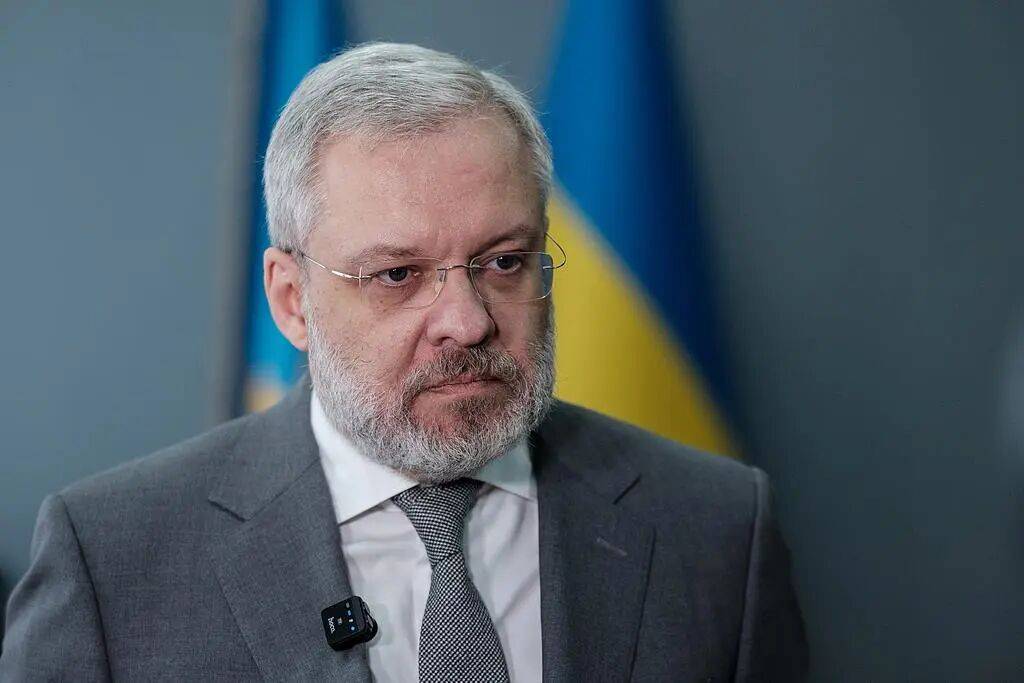 泽连斯基：绝对不可接受<strong></p>
<p>龙湖股票</strong>，司法部长和能源部长不能再待在他们的位子上了