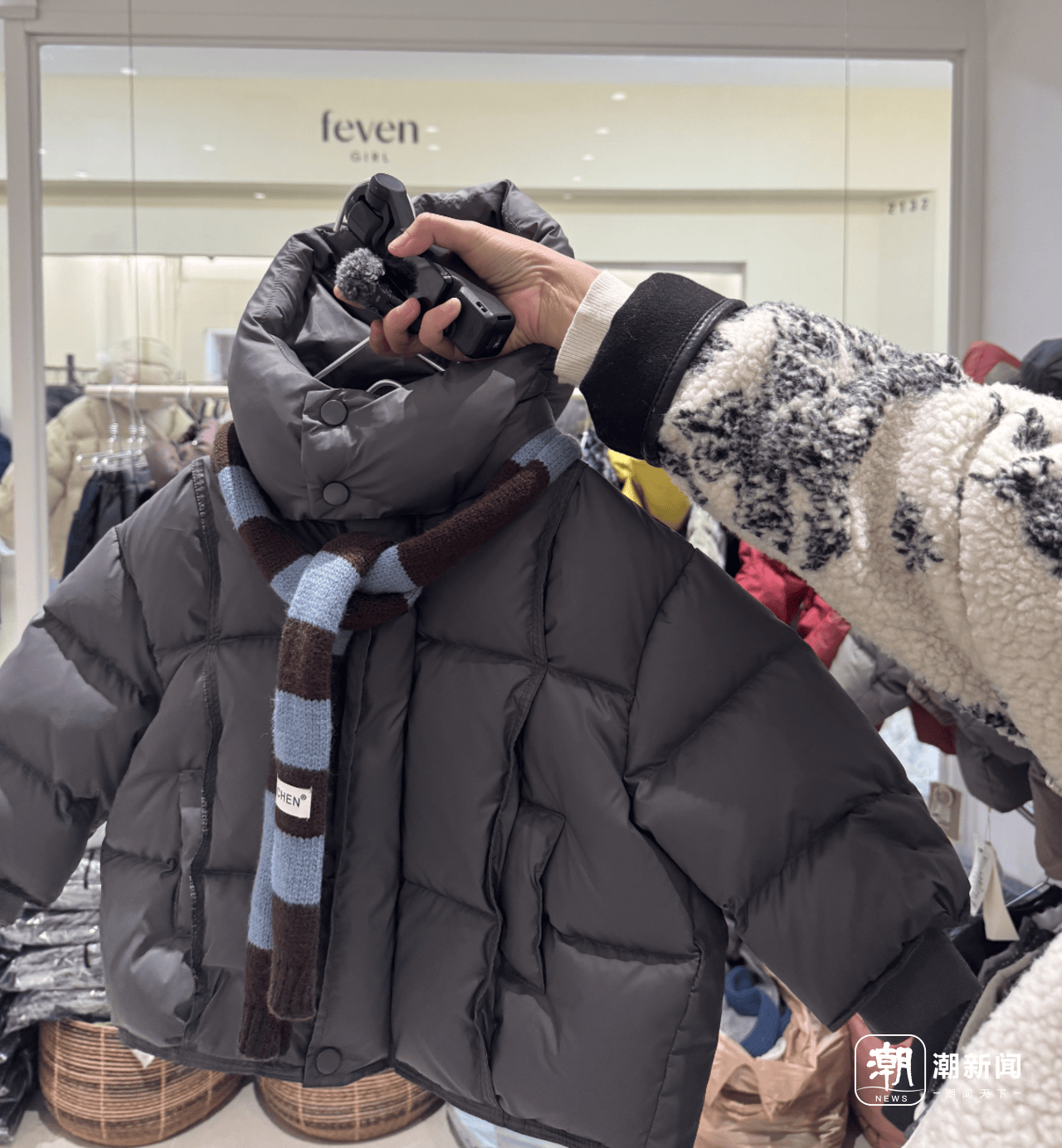 羽绒服出厂价逼近千元<strong></p>
<p>东方集团股票</strong>?记者去四季青探了探