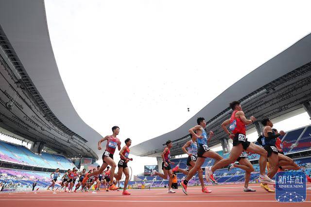 全运会丨蒋发坤夺得田径男子10000米冠军