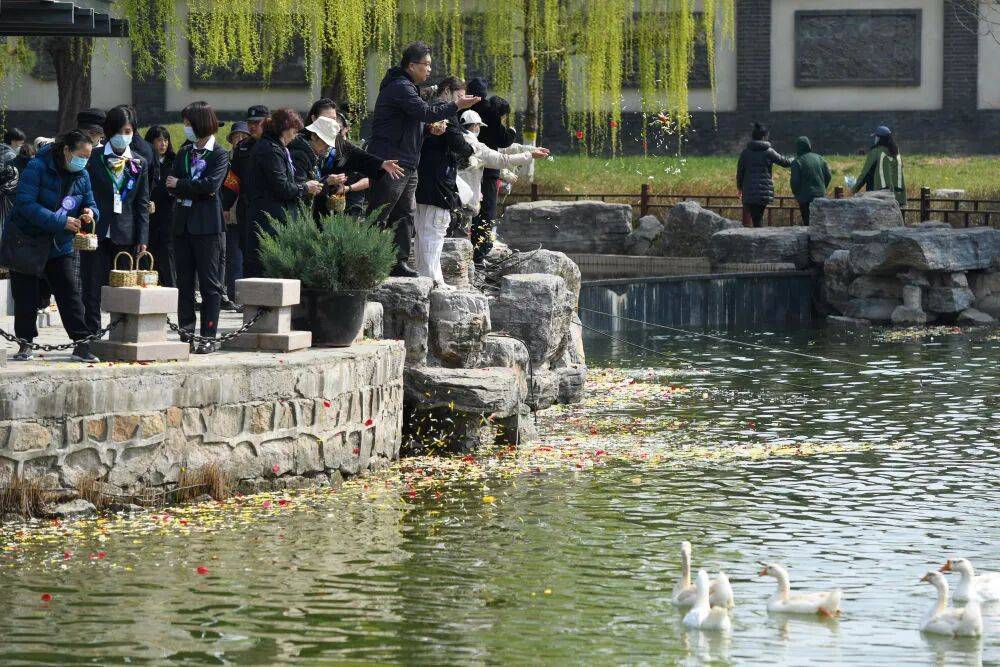 新华社｜建立健全基本殡葬服务制度 更好实现“逝有所安”