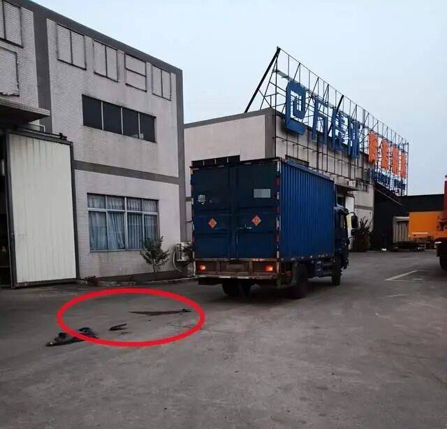 阳江95岁老翁车祸住院3月去世<strong></p>
<p>山推股份股票</strong>,鉴定称自身因素系死亡主因;司机被判一年两个月不断申诉,广东高院:量刑明显不当将再审