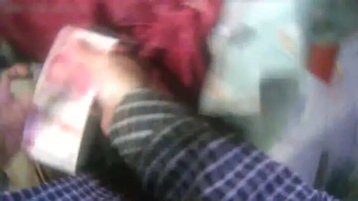 扬州一女子刷短视频惹祸：偷偷去银行取了6万现金<strong></p>
<p>山推股份股票</strong>，结果……