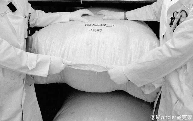 中产最爱的羽绒服<strong></p>
<p>华新水泥股票</strong>，忽然卖不动了？