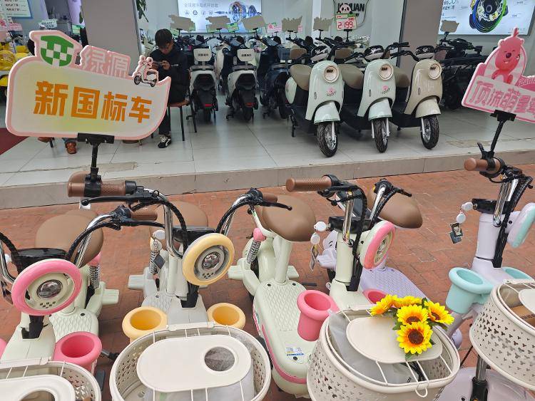 旧国标“小电驴”正式禁售，新车型普遍涨价300元，市场现旧国标“0公里二手车”