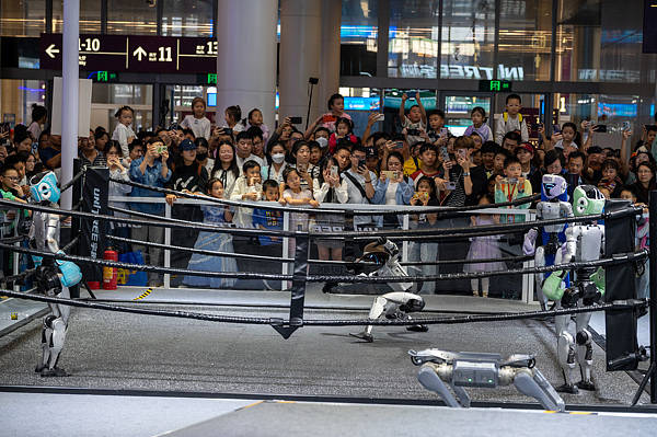 澳媒感叹：中国过去试图追赶西方<strong></p>
<p>中船防务股票</strong>，现在赶上了，但西方未来可能赶不上中国