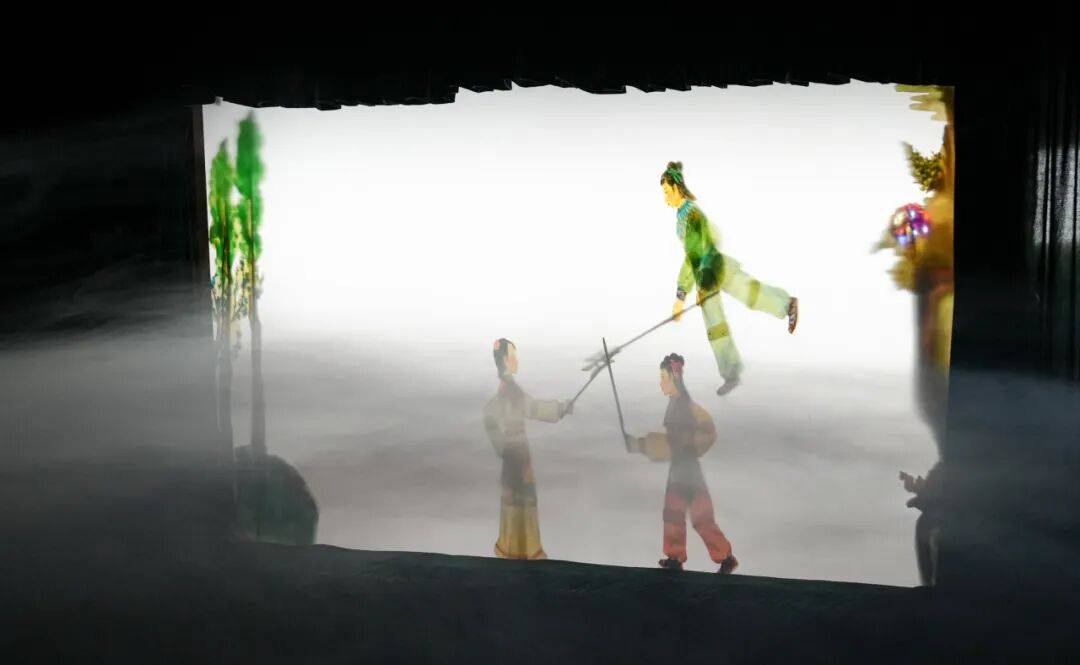 文化礼堂丨桐乡戏剧 “接力棒” 传进村！《白蛇新传》在城西剧场开演<strong></p>
<p>中船防务股票</strong>，让百姓爱上演戏