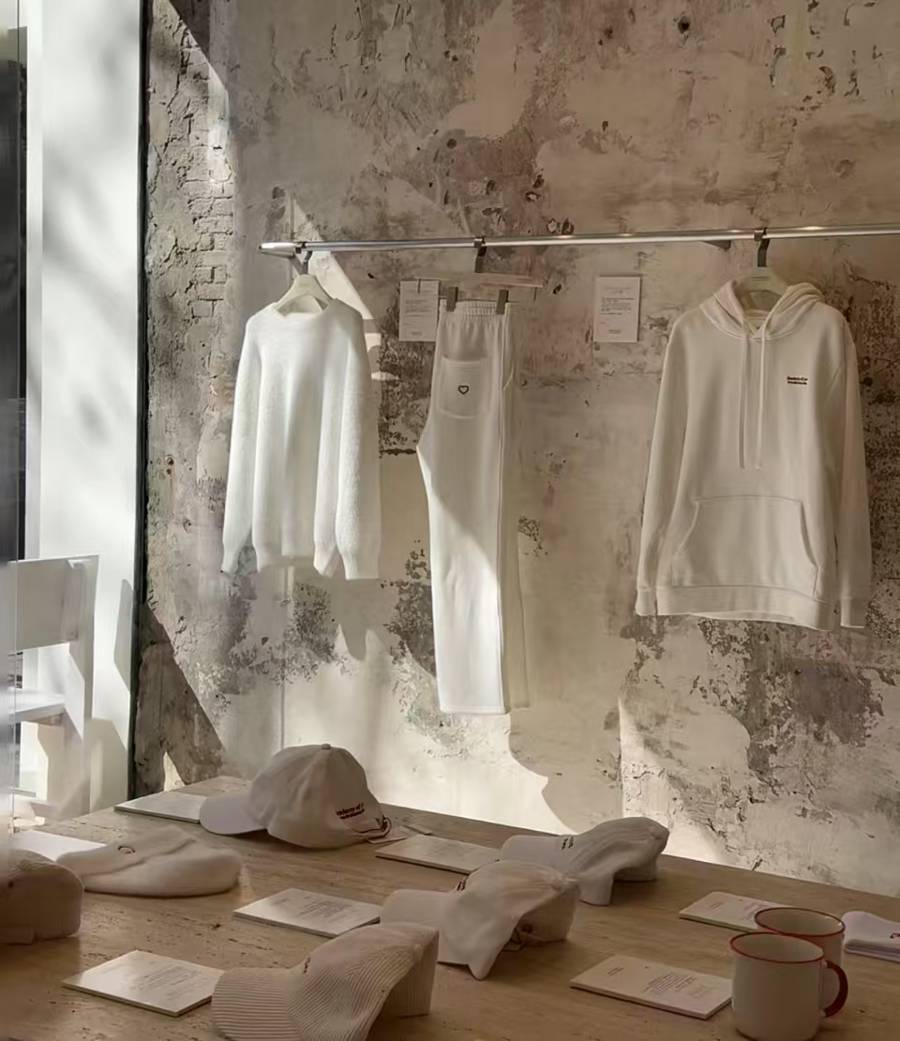 法国人在上海开店<strong></p>
<p>北京科锐股票</strong>，只卖白色衣服竟然火了丨上海滩上洋掌柜