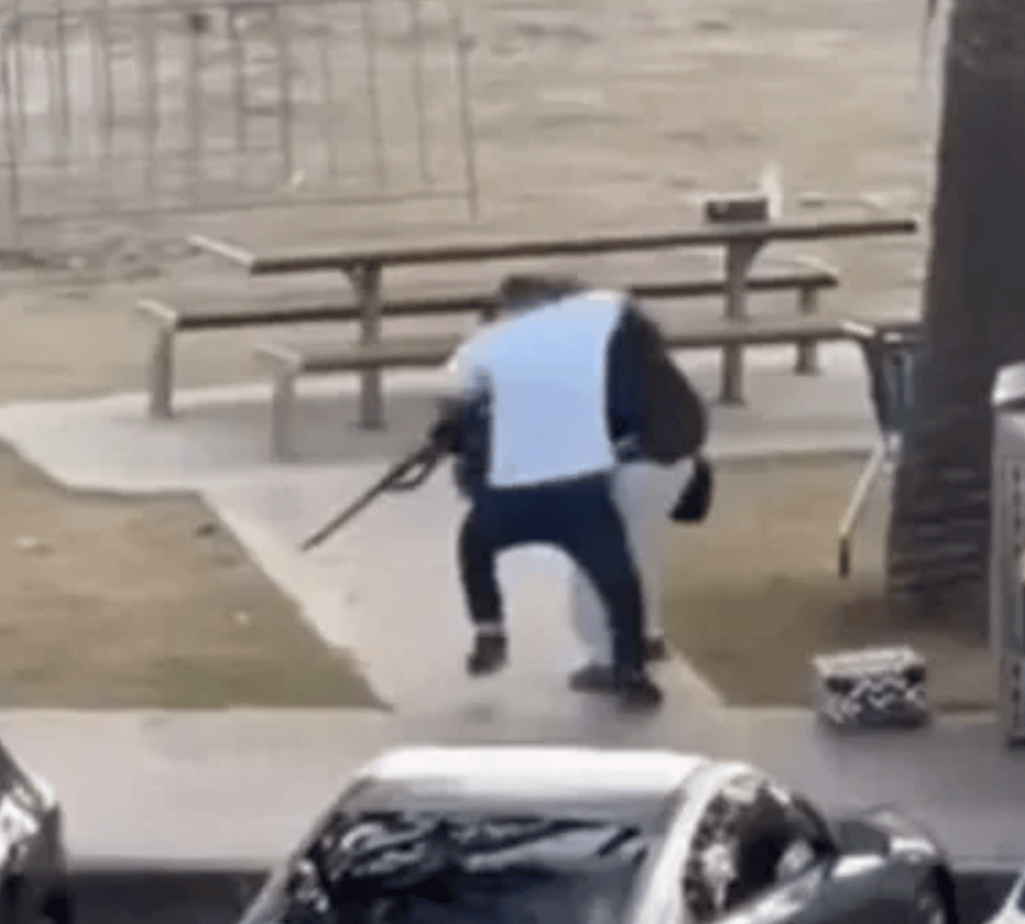 澳枪击案空手夺枪男子系水果店老板<strong></p>
<p>天音控股股票</strong>，美亿万富翁捐近10万美元