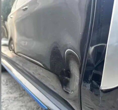 小区地库里出车祸<strong></p>
<p>科大智能股票</strong>,女子惊呆了:对方竟然不是人!更糟心的是...