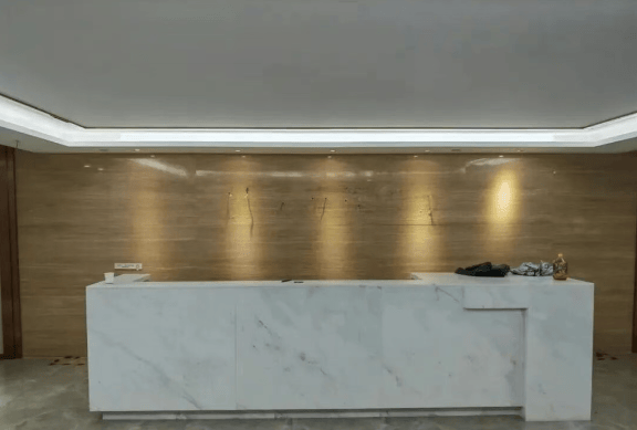 突然爆雷<strong></p>
<p>新东方股票</strong>，深圳总部已人去楼空，有人投入700多万元……