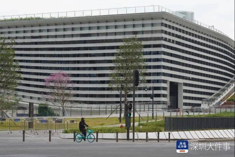 已撤下！深圳网红地标火速拆除争议招牌<strong></p>
<p>小米集团股票</strong>，曾连夜发公开信