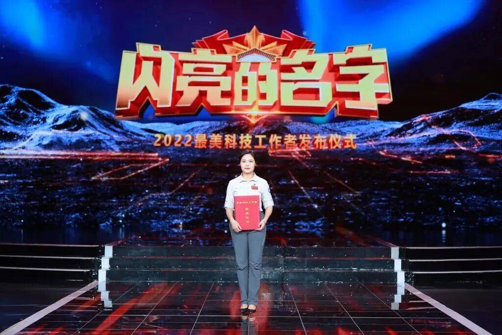 突然爆火！浙大女博士一个月涨粉超50万<strong></p>
<p>黄金股票</strong>，“我是过了把瘾”！网友：丝滑入脑……