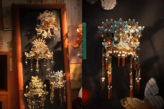 一边万人大厂停工<strong></p>
<p>红太阳股票</strong>，一边出口订单暴增：“潮玩之都”东莞，深陷冰火两重天