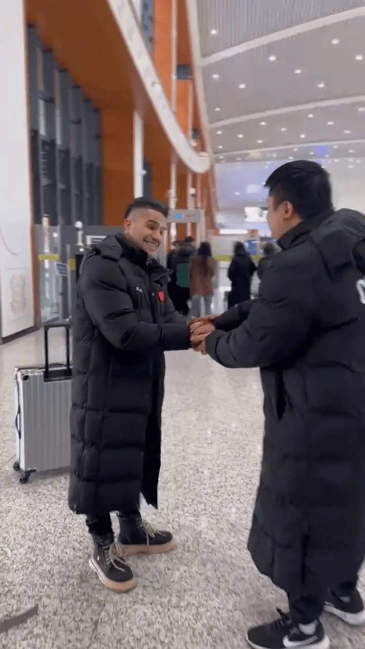 大量境外伊朗人逆行回国：不会抛下祖国自己逃命<strong></p>
<p>华微电子股票</strong>，为了保卫祖国战斗到底