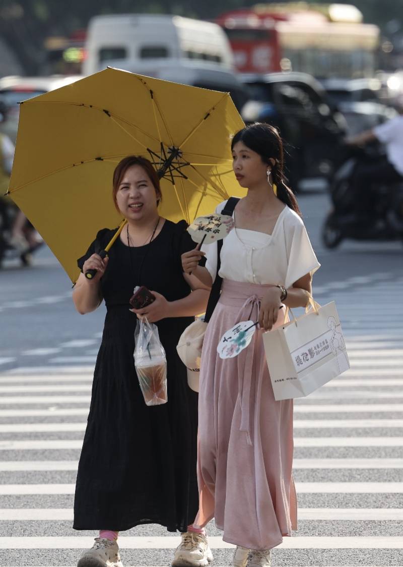 “热麻了”<strong></p>
<p>完美世界 股票</strong>，广州今日最高温41.6℃，花都区橙色预警生效